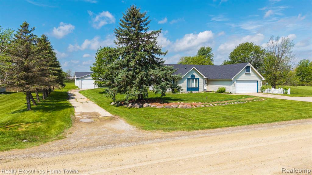 1041 Mackie Road, Almont, MI 48003 — Photo 18