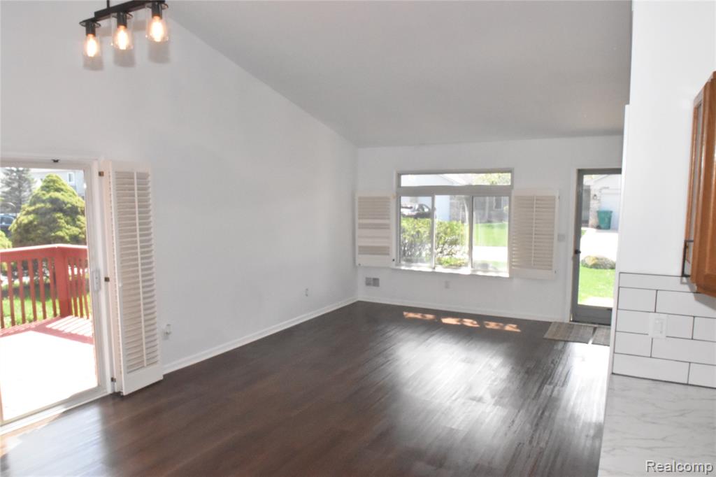 23436 Mahoney Court, 182, Trenton, MI 48183 — Photo 6
