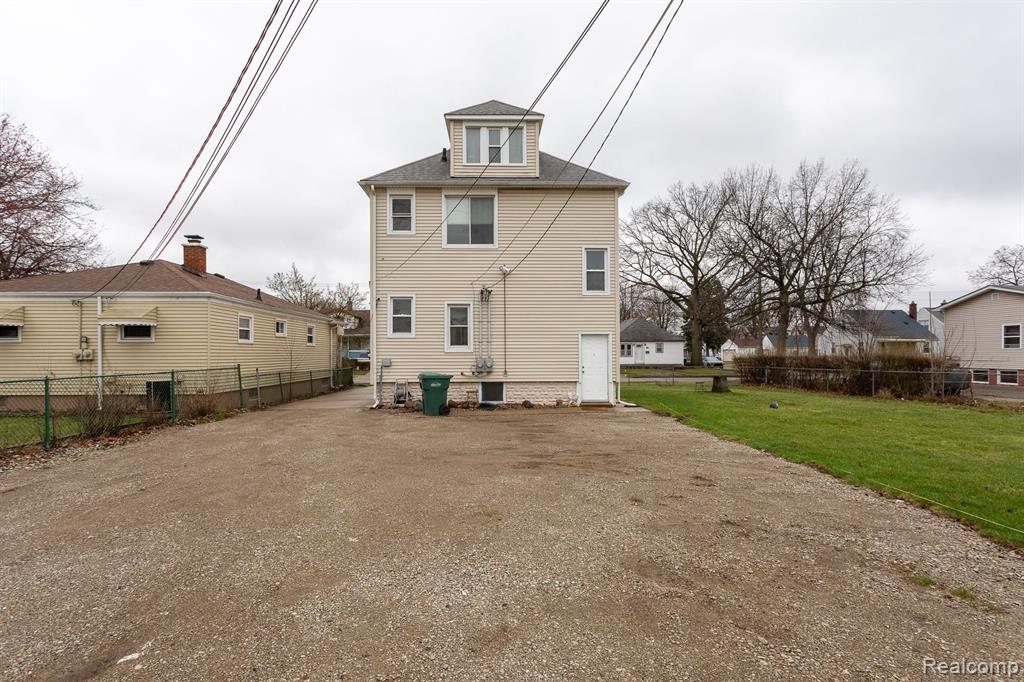 880 WHITE Avenue, Lincoln Park, MI 48146 — Photo 7