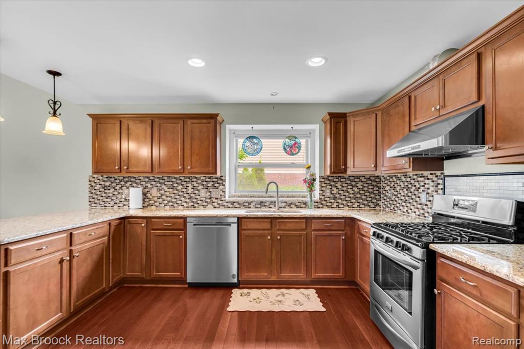 54265 Birchwood Drive, South Lyon, MI 48178 — Photo 13