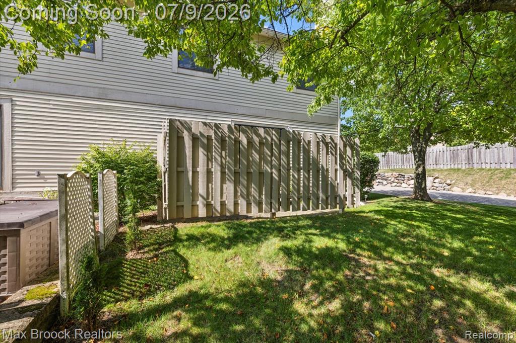 5601 Drake Hollow Drive W, West Bloomfield, MI — Photo 57