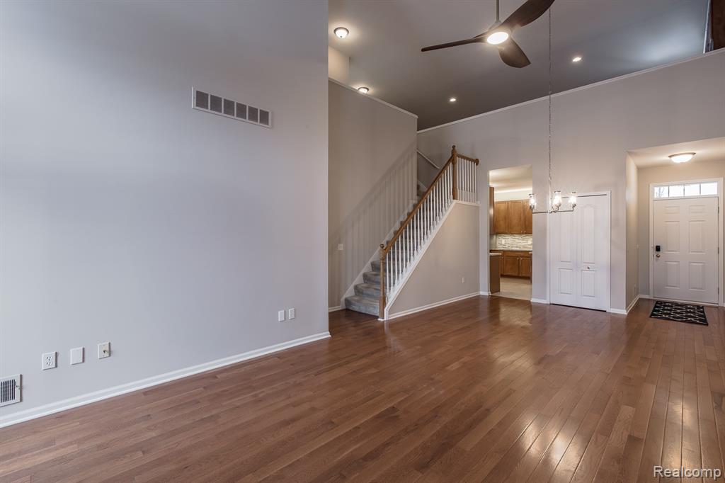 5710 Pinecroft Court, Clarkston, MI — Photo 9