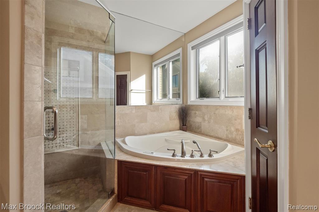 4764 Dow Ridge Road, Orchard Lake Village, MI 48324 — Photo 36