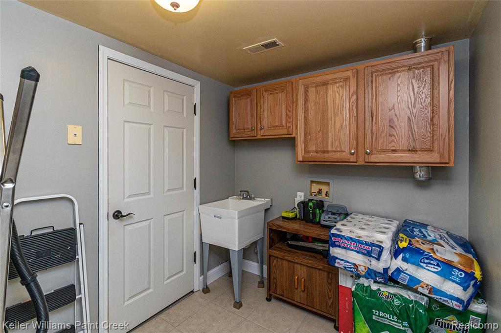 4998 Menominee Lane, Clarkston, MI 48348 — Photo 69