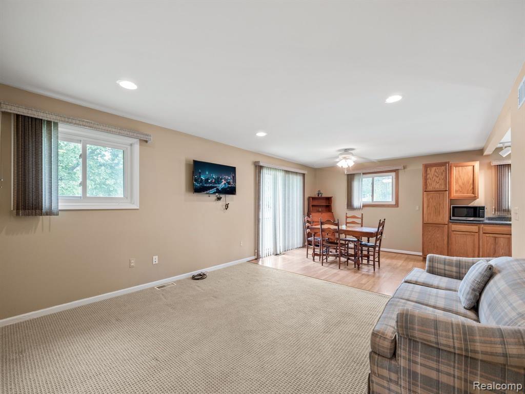 9303 BEECHCREST Street, White Lake, MI — Photo 9