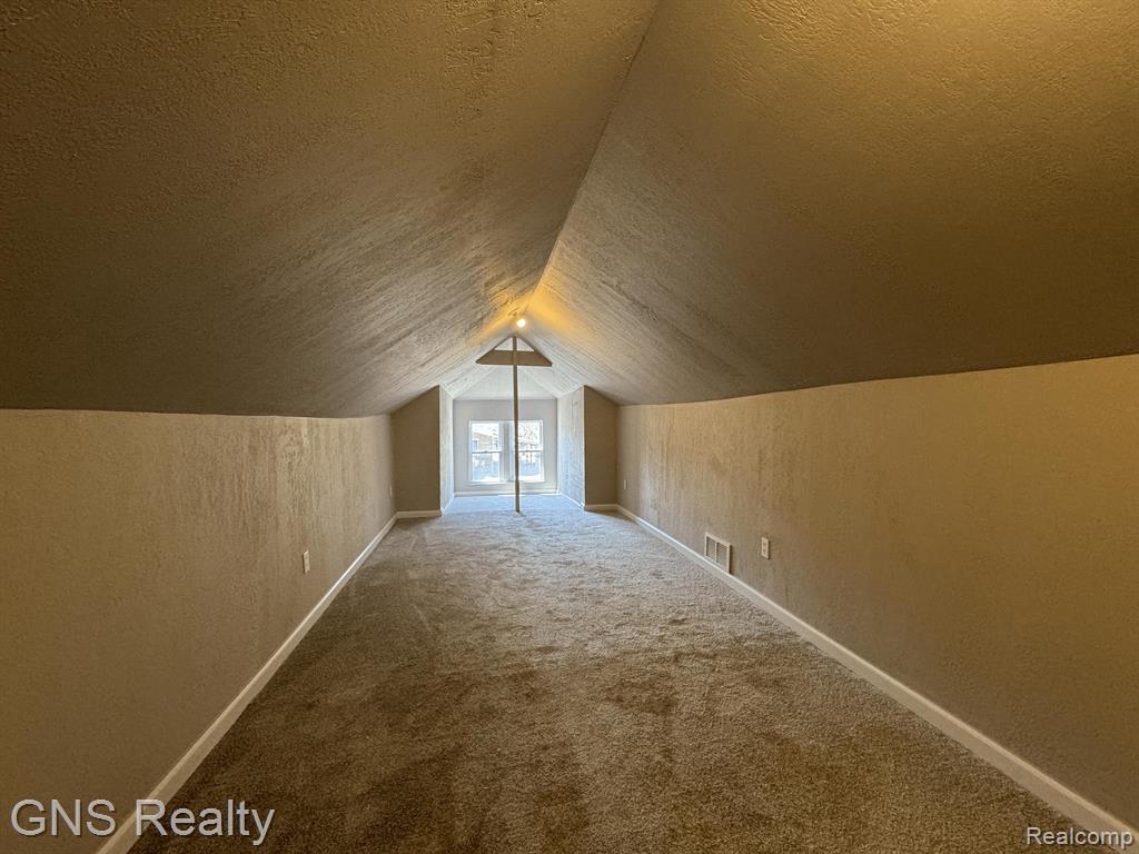 882 KENILWORTH Avenue, Pontiac, MI 48340 — Photo 15