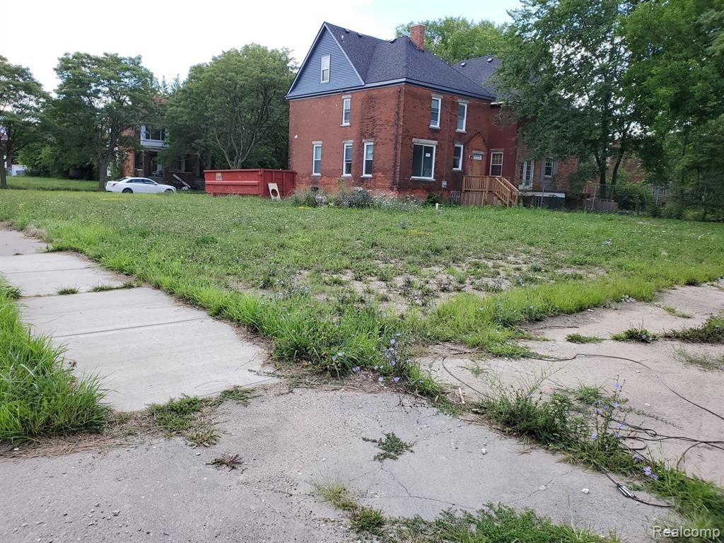 8261 BRUSH, Detroit, MI 48202 — Photo 4