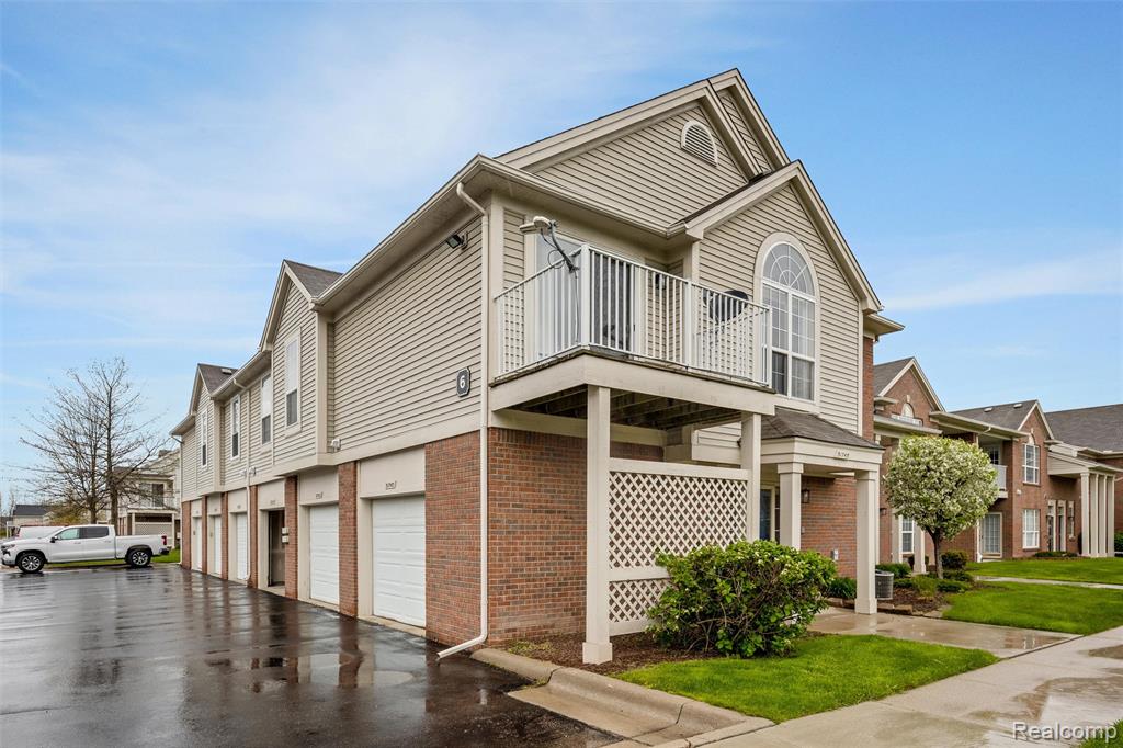 51745 Adler Park Drive W, Chesterfield, MI — Photo 2