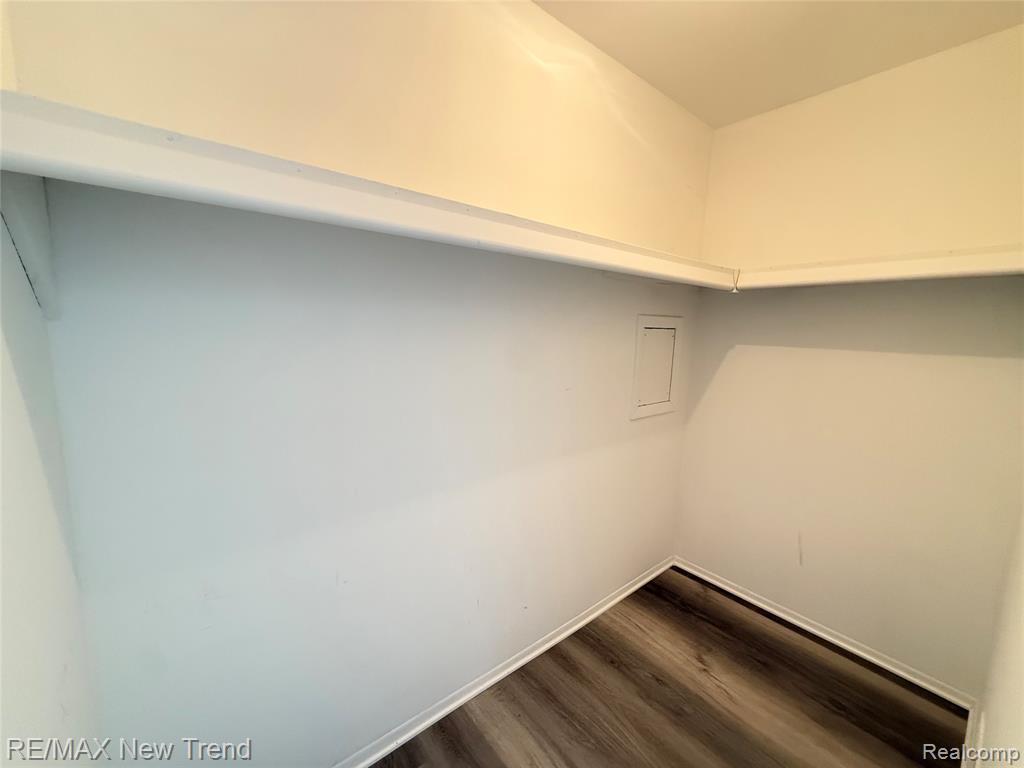 42101 ROSCOMMON Street, Northville, MI 48167 — Photo 14