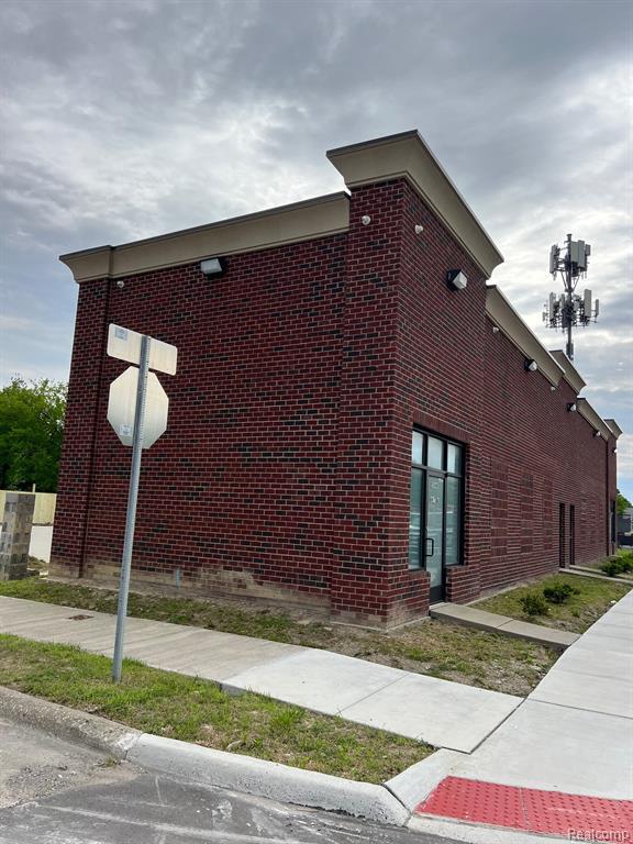 5540 E 8 MILE Road E, Detroit, MI 48091 — Photo 9
