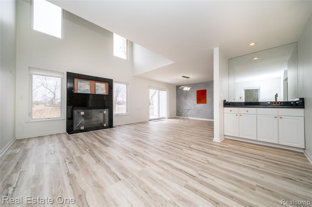 24099 Tana Court, Farmington, MI 48335 — Photo 15