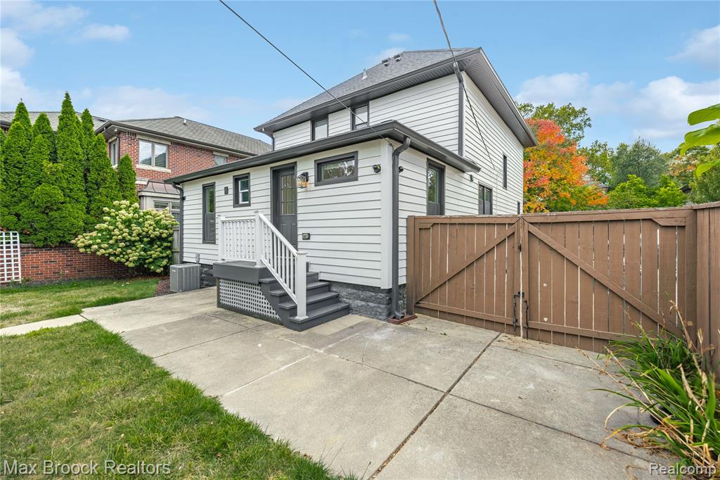 967 Ann Street, Birmingham, MI 48009 — Photo 53