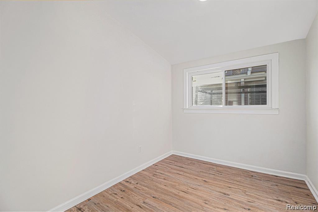 408 W Jarvis Avenue, Hazel Park, MI 48030 — Photo 14