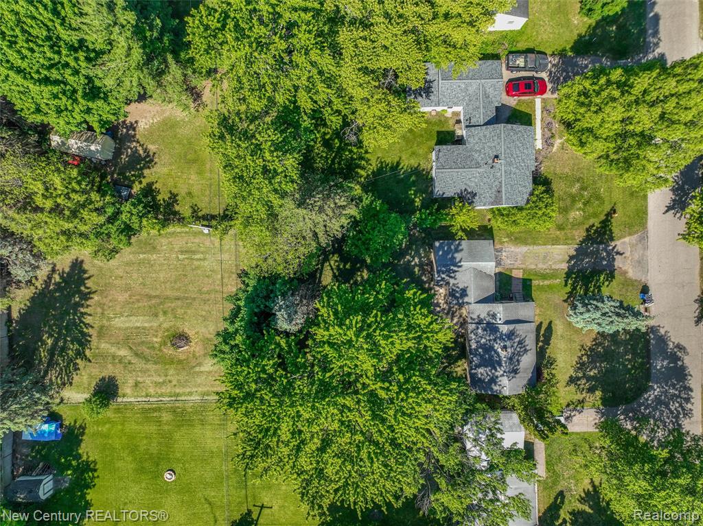 5933 Dwight Avenue, Waterford, MI 48327 — Photo 23