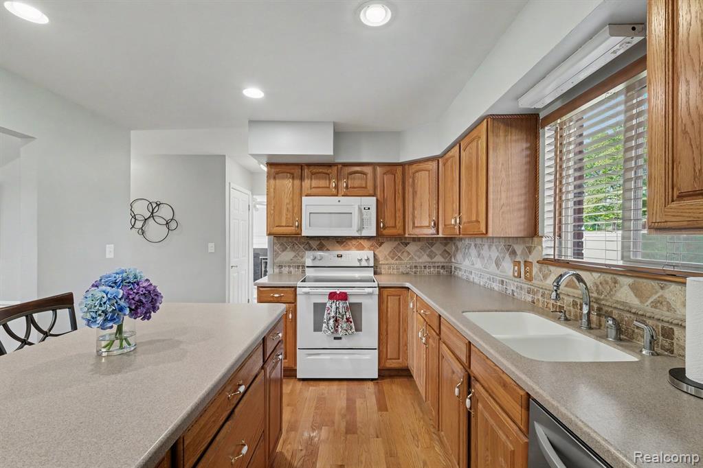 5504 Antoinette Drive, Grand Blanc, MI 48439 — Photo 14