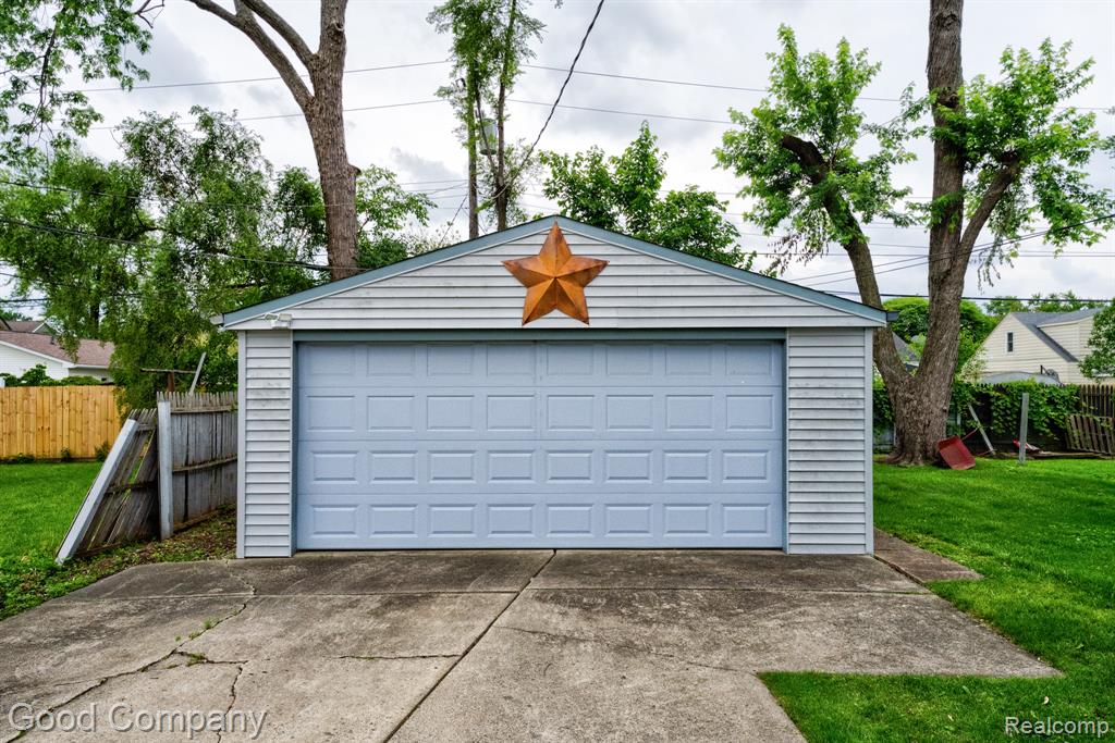 1355 Harvard Road, Berkley, MI 48072 — Photo 36
