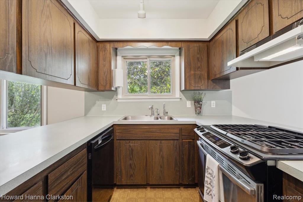 5045 Bronco Drive, Clarkston, MI — Photo 15