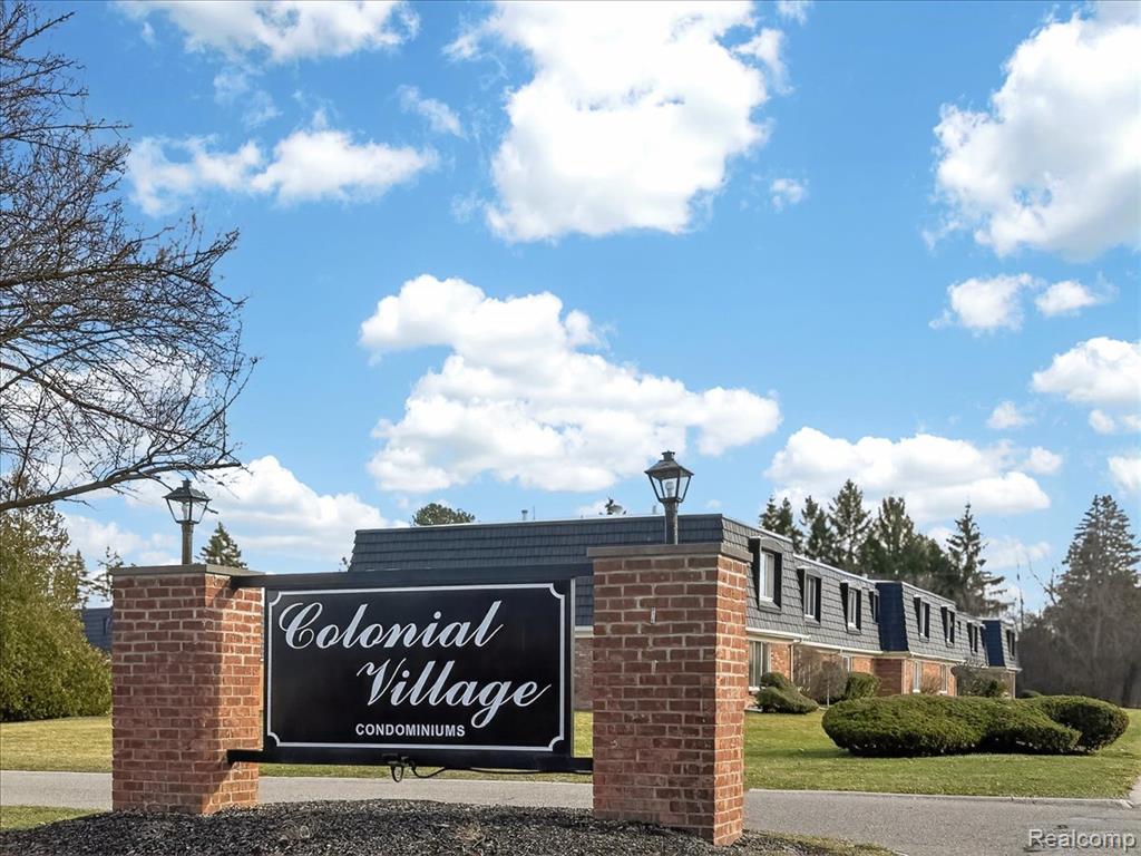 1878 Colonial Village Way, 4, Waterford, MI 48328 — Photo 36
