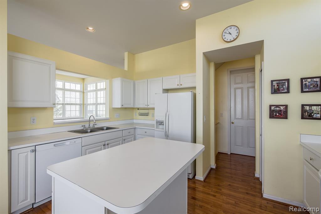 plenty of counter space.
