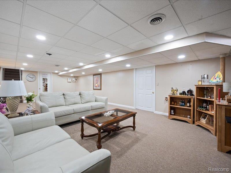 8382 Fairfax Drive, Sterling Heights, MI 48312 — Photo 18