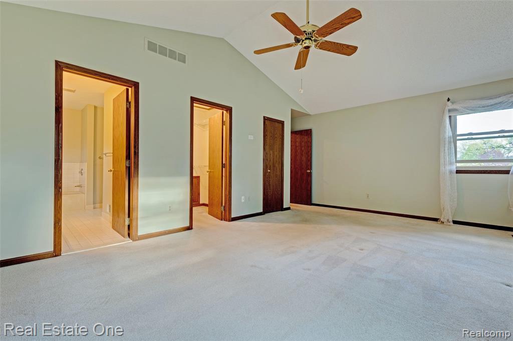 5370 Greenview Drive, Clarkston, MI 48348 — Photo 34
