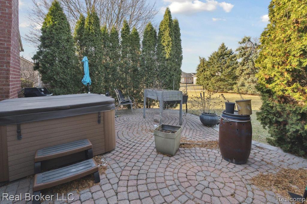 47095 STONY BROOK Drive, Macomb, MI 48044 — Photo 40