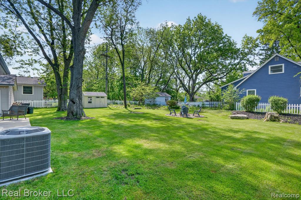 6551 Duffield Street, West Bloomfield, MI 48324 — Photo 28