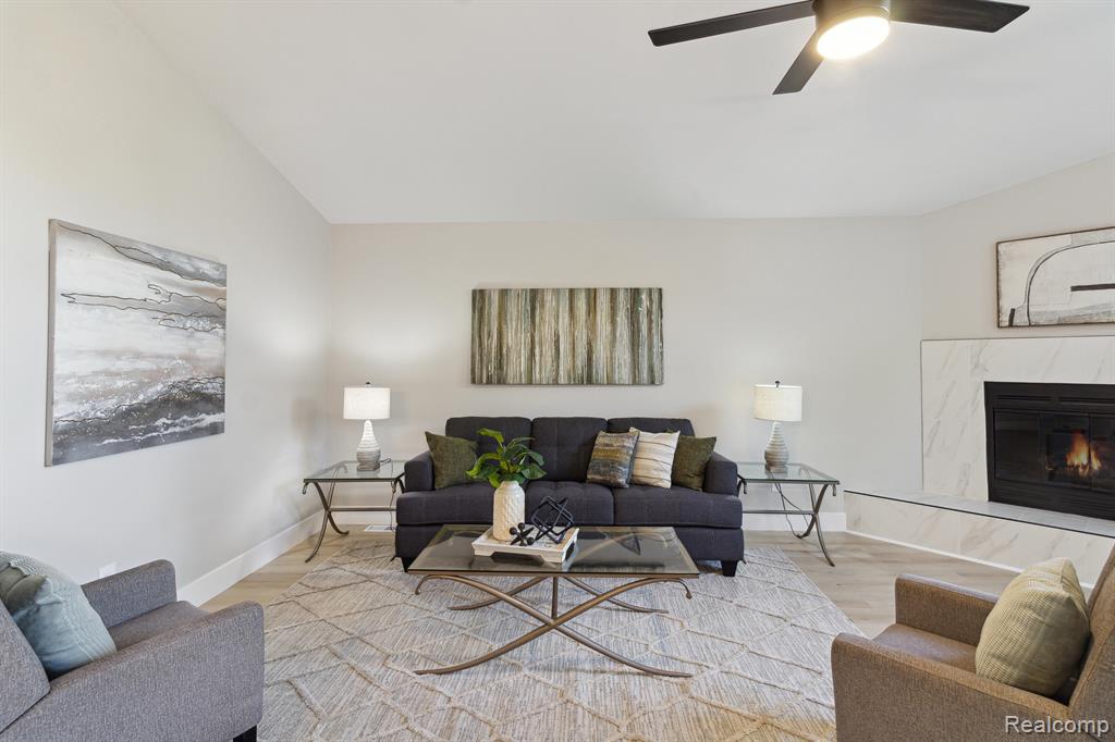 22300 RIVER RIDGE Trail, Farmington Hills, MI 48335 — Photo 11