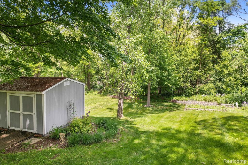 13698 Webbs Shore Drive, Gregory, MI 48137 — Photo 19