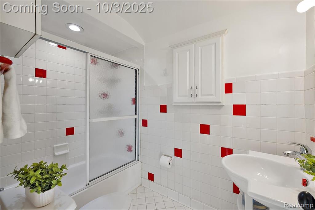 13154 Kingston Avenue, Huntington Woods, MI — Photo 38