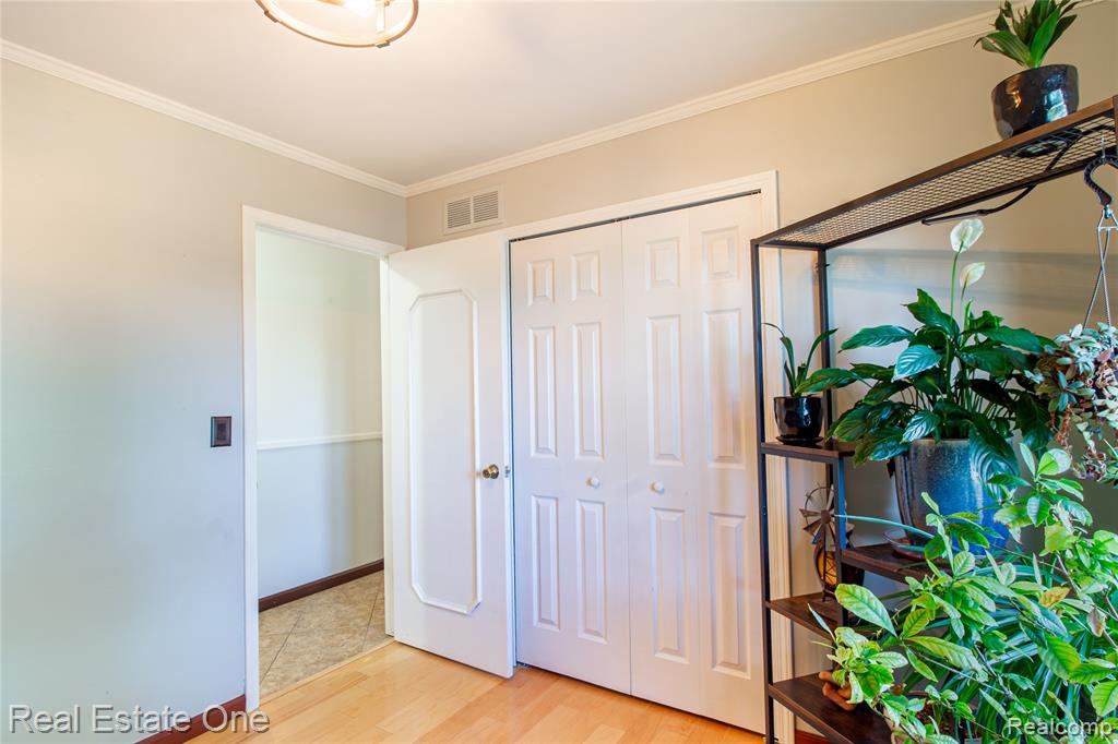 4300 Connie Drive, Sterling Heights, MI 48310 — Photo 11