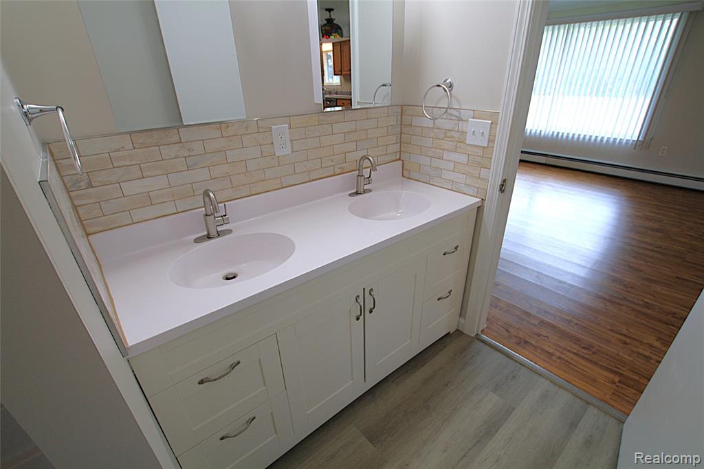 5404 Miller Road, Swartz Creek, MI 48473 — Photo 15