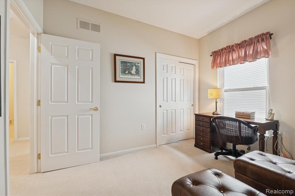 4035 Hillsdale Drive, Auburn Hills, MI 48326 — Photo 28