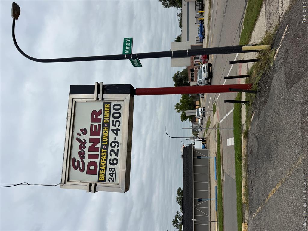 1861 E 9 Mile Road, Ferndale, MI 48220