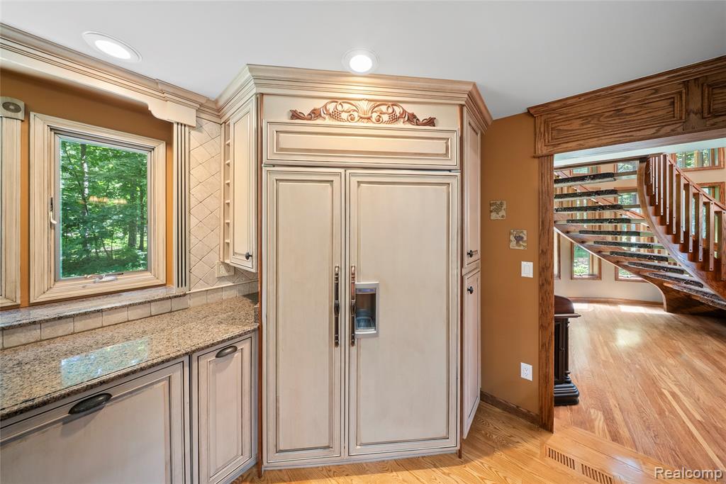 8931 Bridge Road, Grosse Ile, MI 48138 — Photo 12