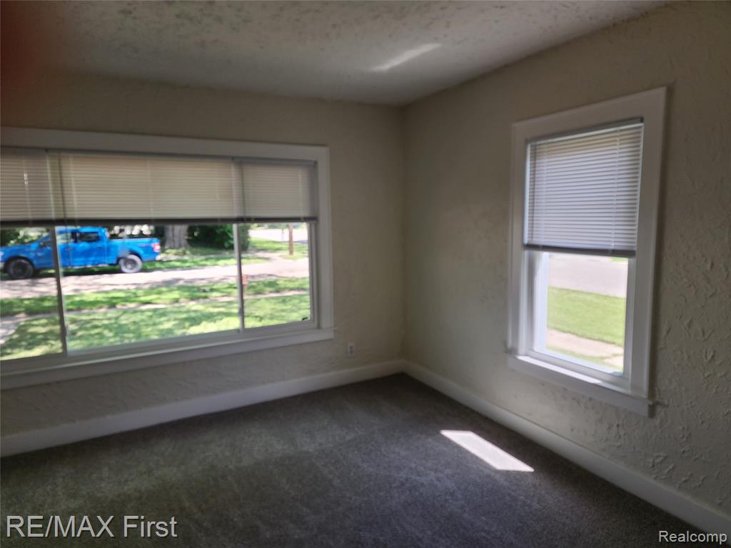 995 Lakeview Street, Waterford, MI 48328 — Photo 2