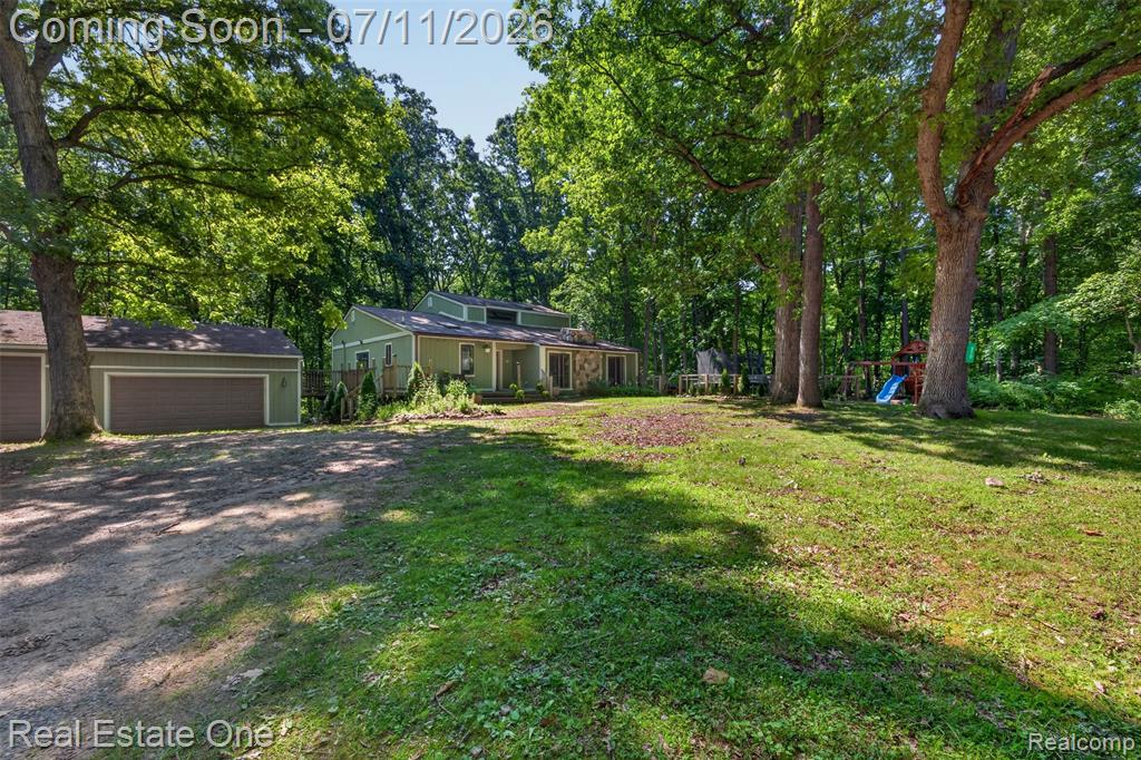 310 S Van Road, Holly, MI 48442 — Photo 60