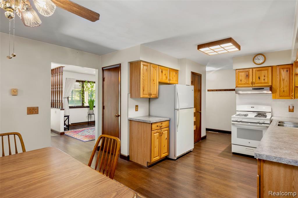 595 N Cedar Road, Fowlerville, MI 48836 — Photo 13