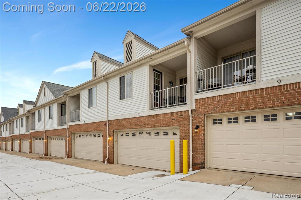 11 N Squirrel Road, Auburn Hills, MI 48326 — Photo 40
