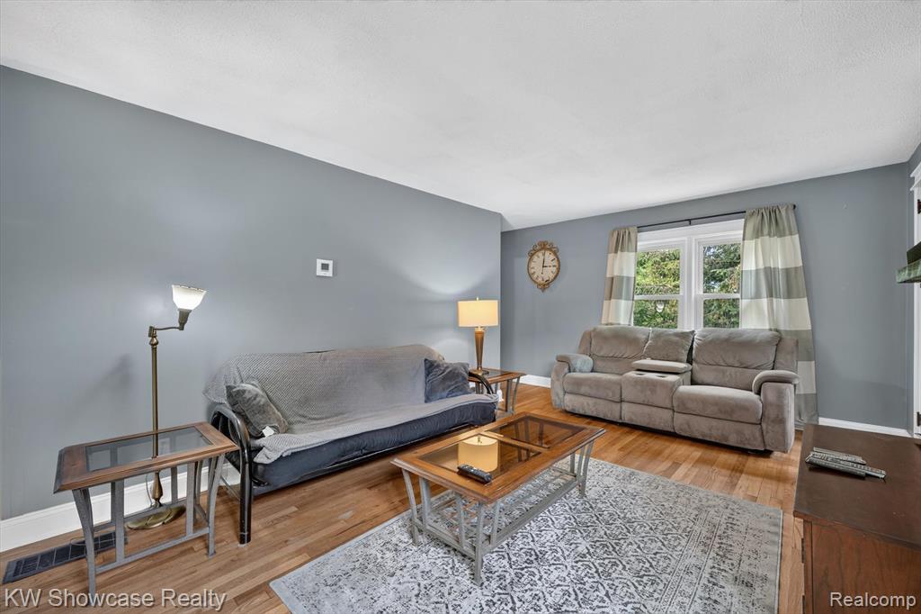 407 Broadway, Davisburg, MI 48350 — Photo 9