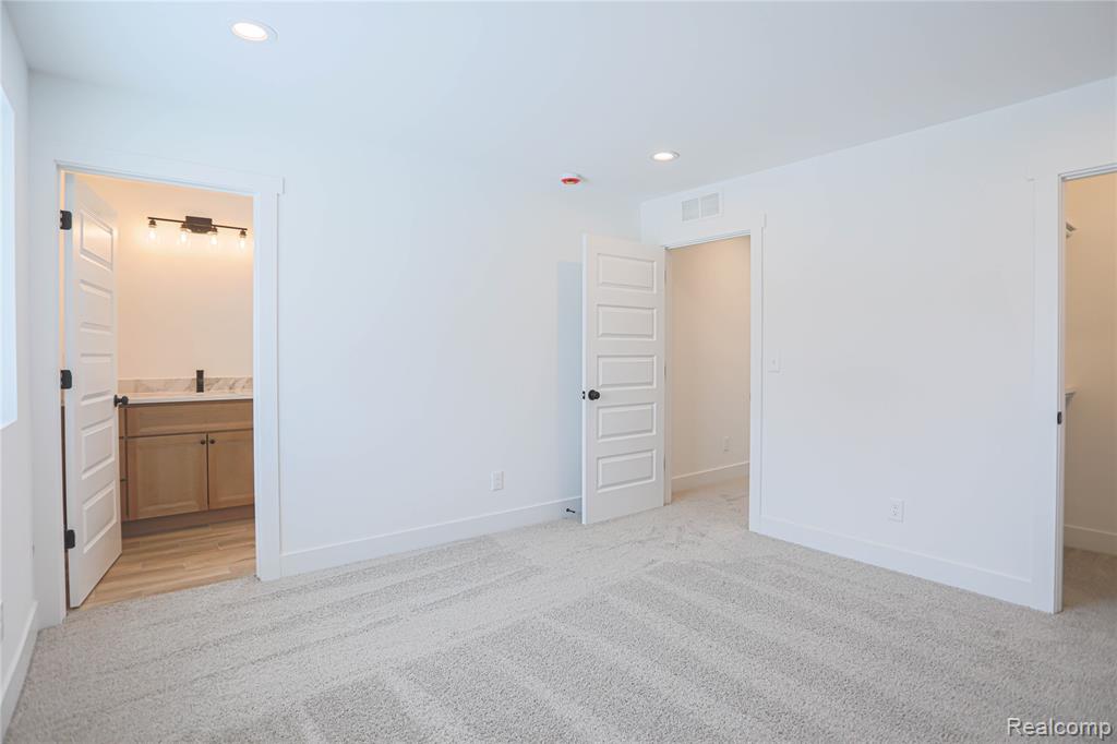 9 Queen Street, Mount Clemens, MI 48043 — Photo 18
