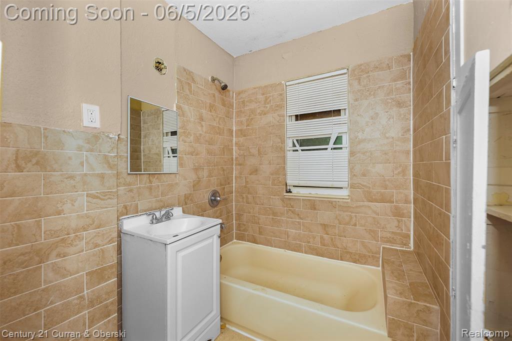 7667 Ellsworth Street, Detroit, MI 48238 — Photo 8