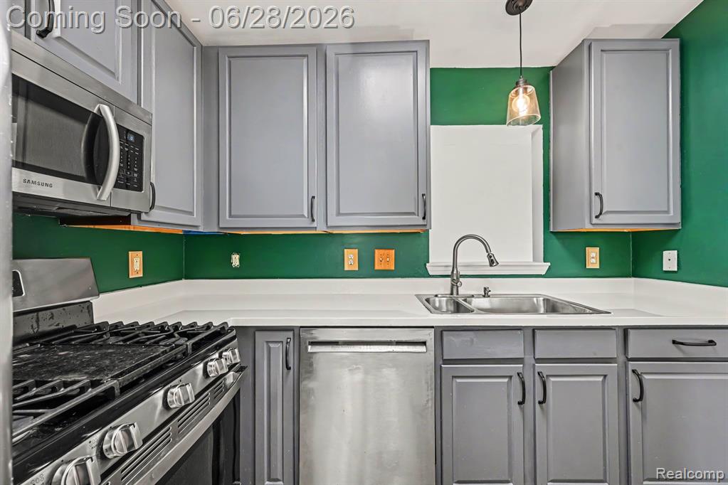 6835 Maplelawn Drive, Ypsilanti, MI 48197 — Photo 12