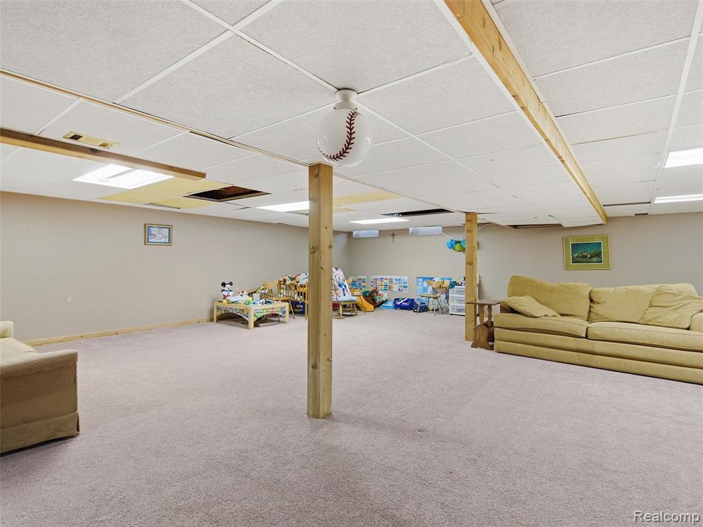 883 Briarcliff Drive, Grosse Pointe, MI 48236 — Photo 37