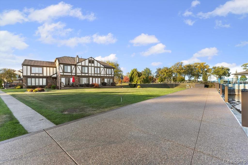 203 Lac Sainte Claire Drive, Saint Clair Shores, MI, 48082