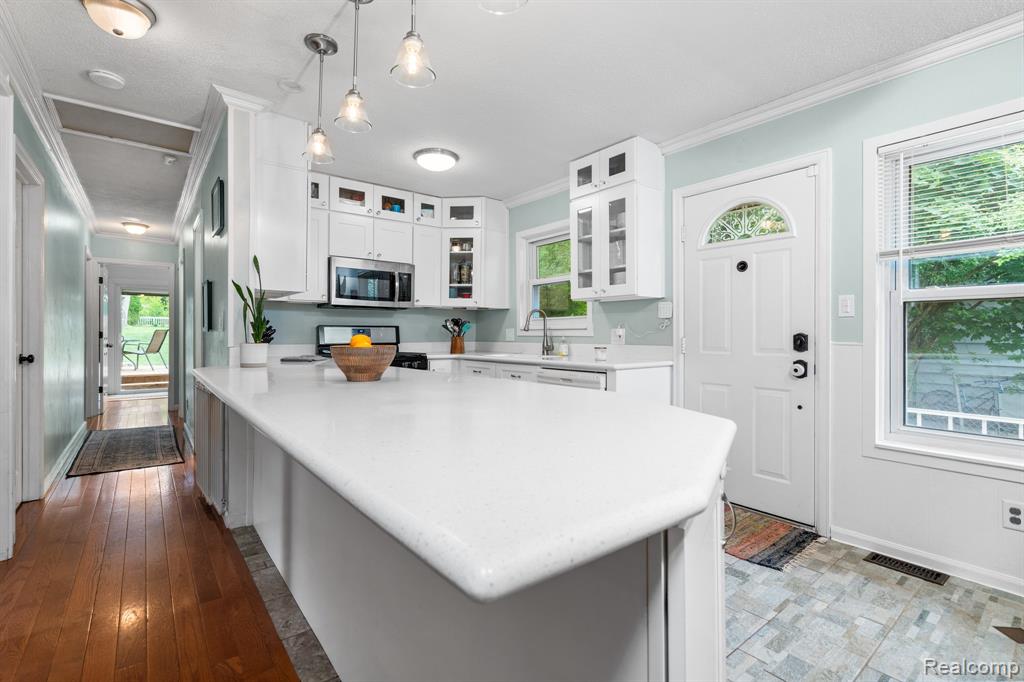 3341 Creek Drive, Ann Arbor, MI 48108 — Photo 9