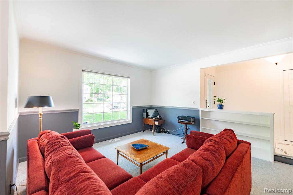 8366 Glengarry Road, Grosse Ile, MI 48138 — Photo 9