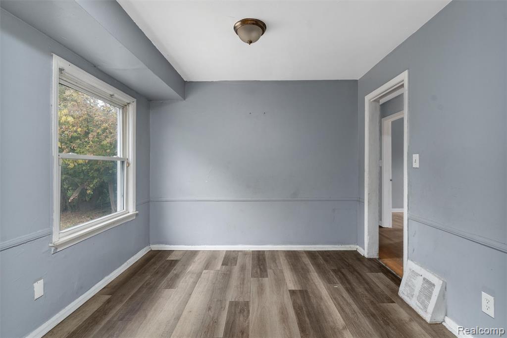 9035 Braile, Detroit, MI 48228 — Photo 5