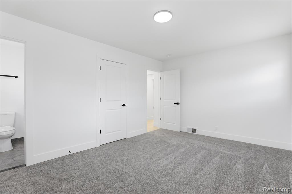 15230 Oakwood Drive, Oak Park, MI 48237 — Photo 24