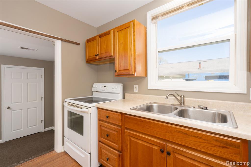 3421 N Genesee Road, Flint, MI 48506 — Photo 12